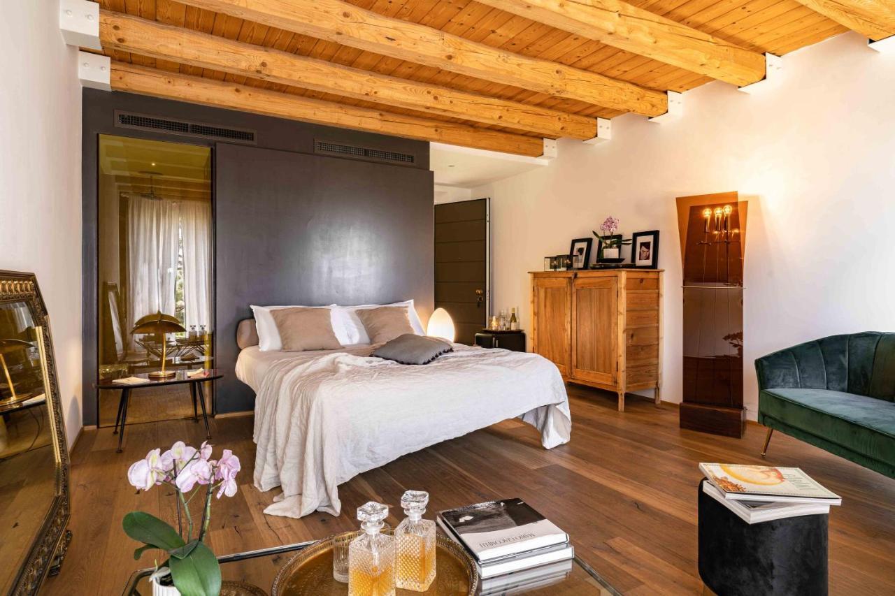 Casavostra - Ambience Suites Ostra Vetere Екстериор снимка